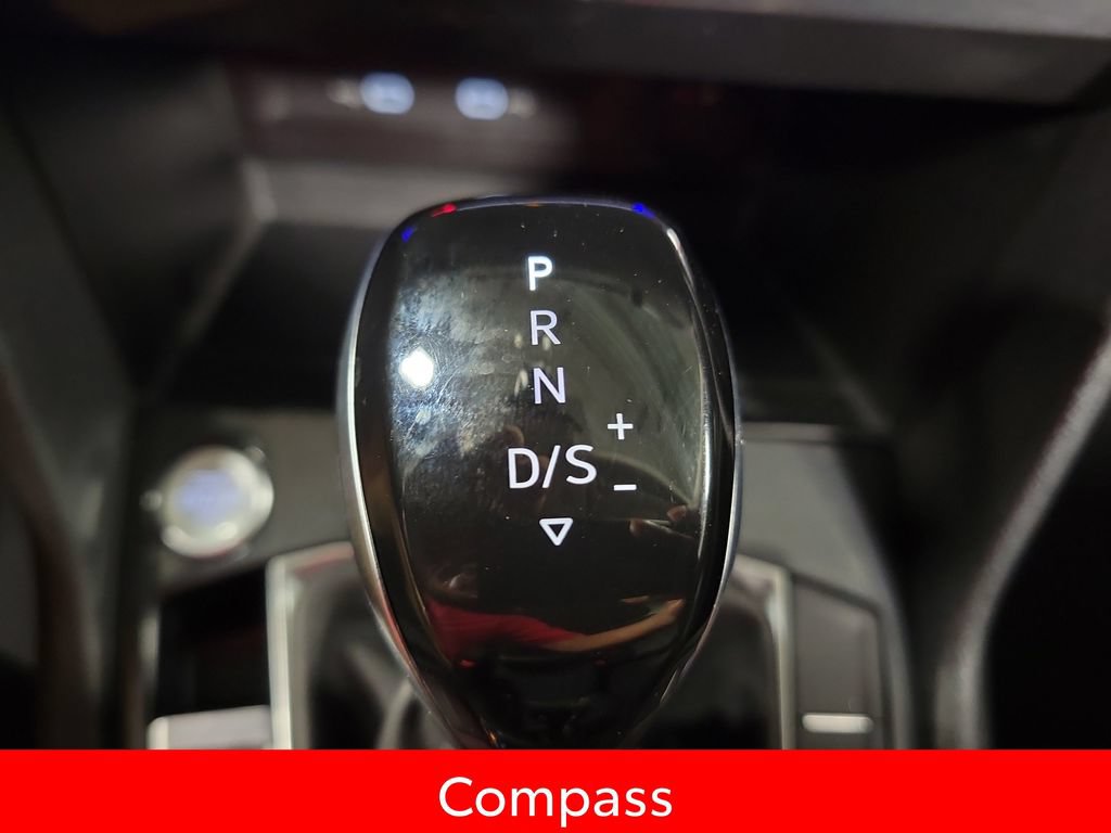 Used 2024 Volkswagen Tiguan SE AWD/4WD image 19