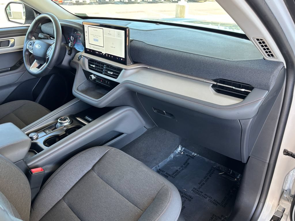 Used 2025 Ford Explorer Active AWD/4WD image 22