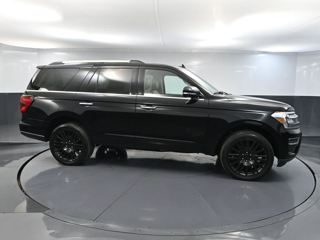 Used 2023 Ford Expedition Limited image 4