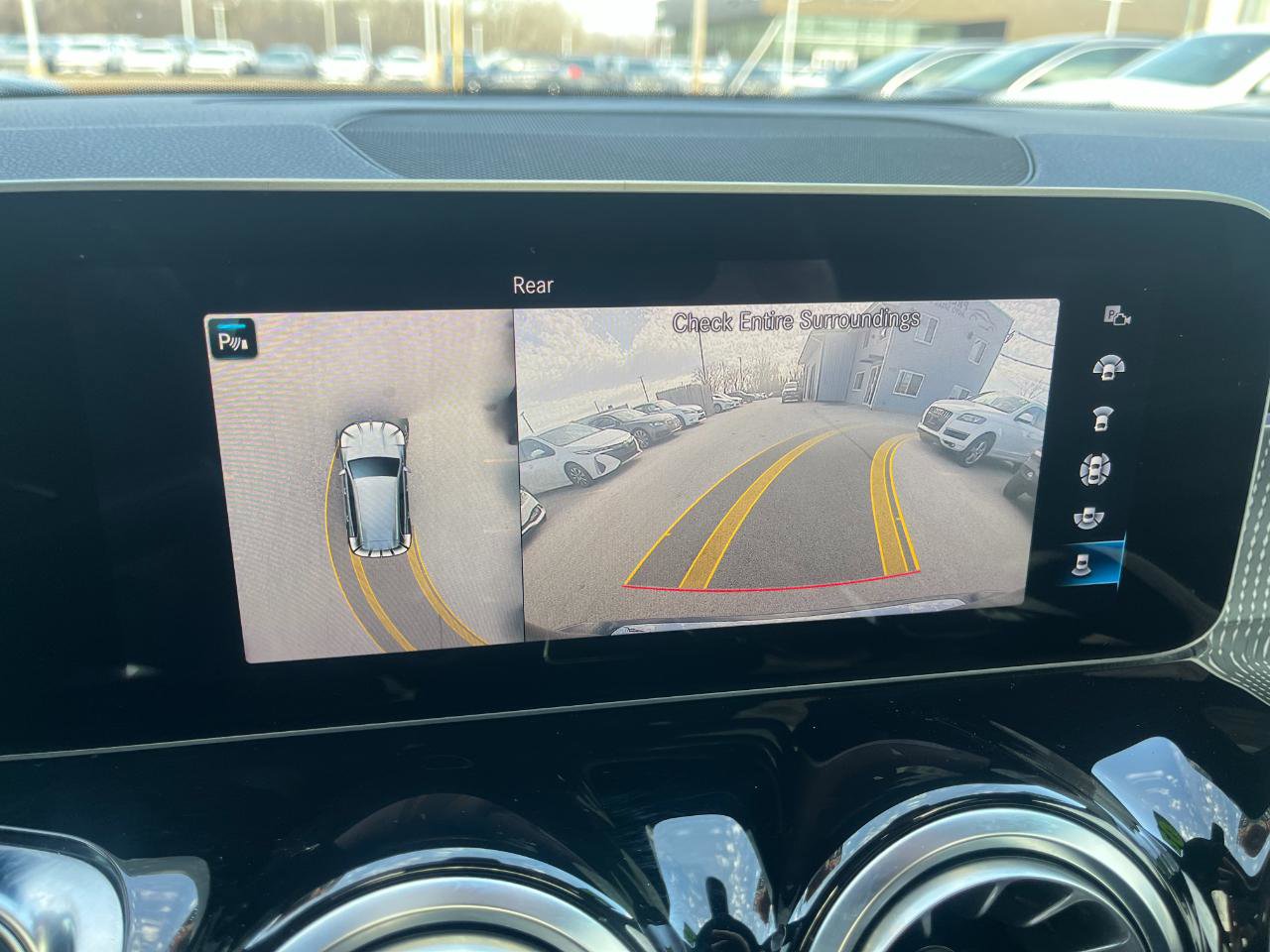 Used 2020 Mercedes-Benz GLB 250 GLB 250 4MATIC w/ Premium Package image 29