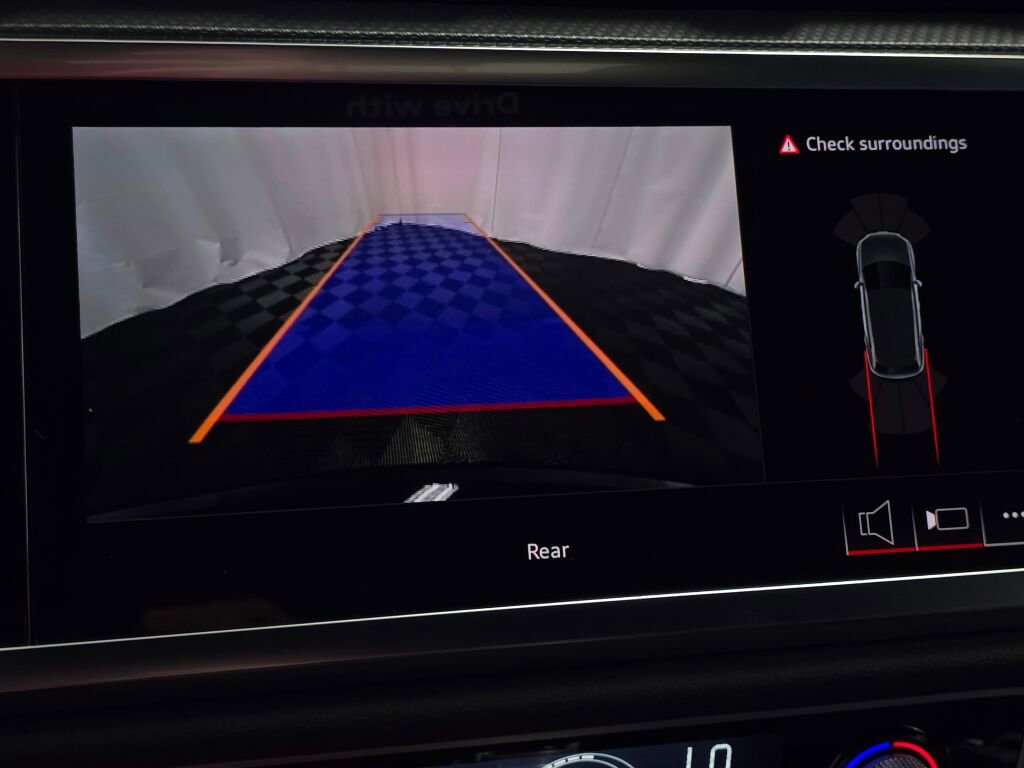 New 2025 Audi Q3 2.0T Premium image 28