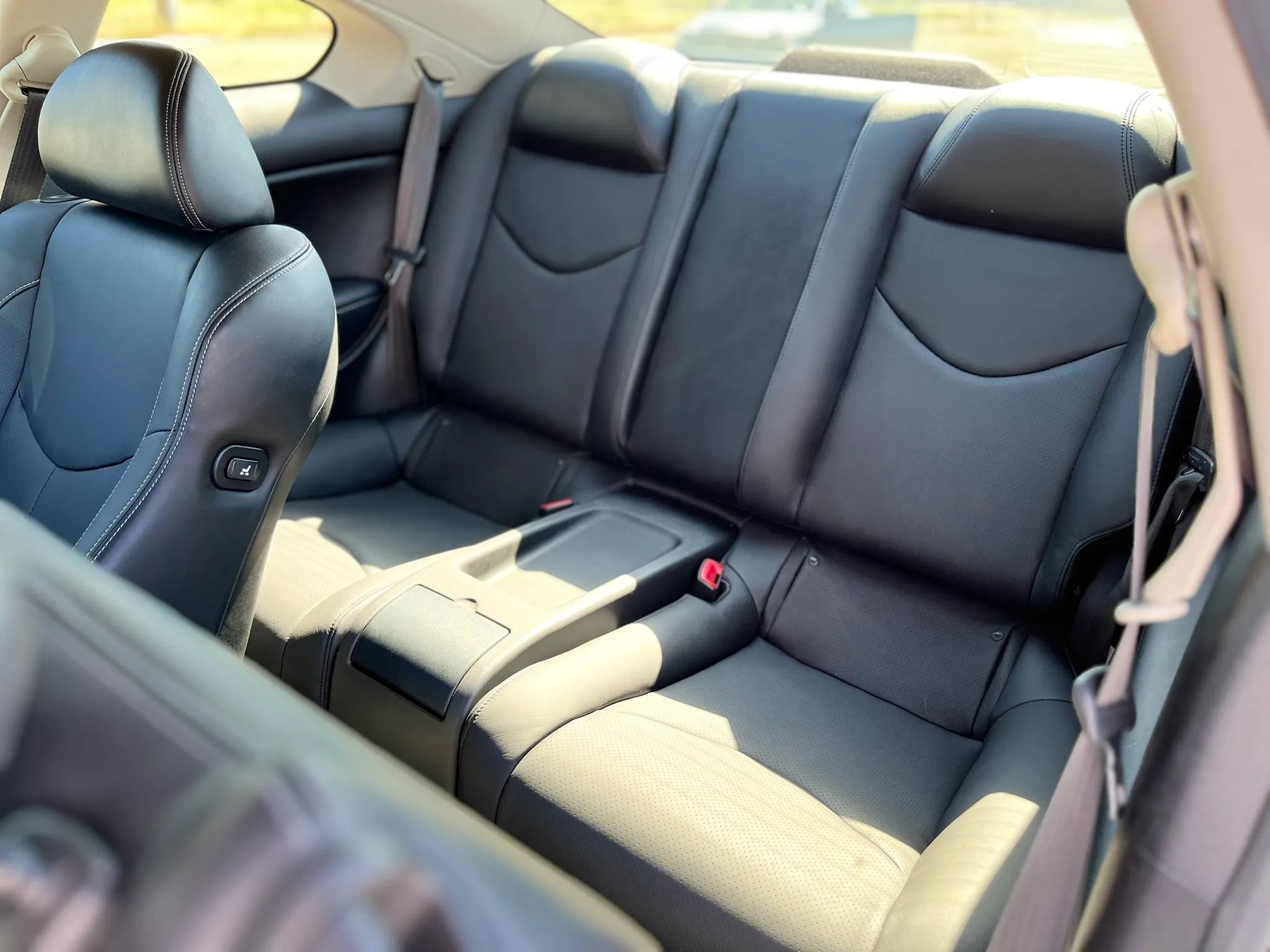 Used 2015 INFINITI Q60 Sport RWD image 12