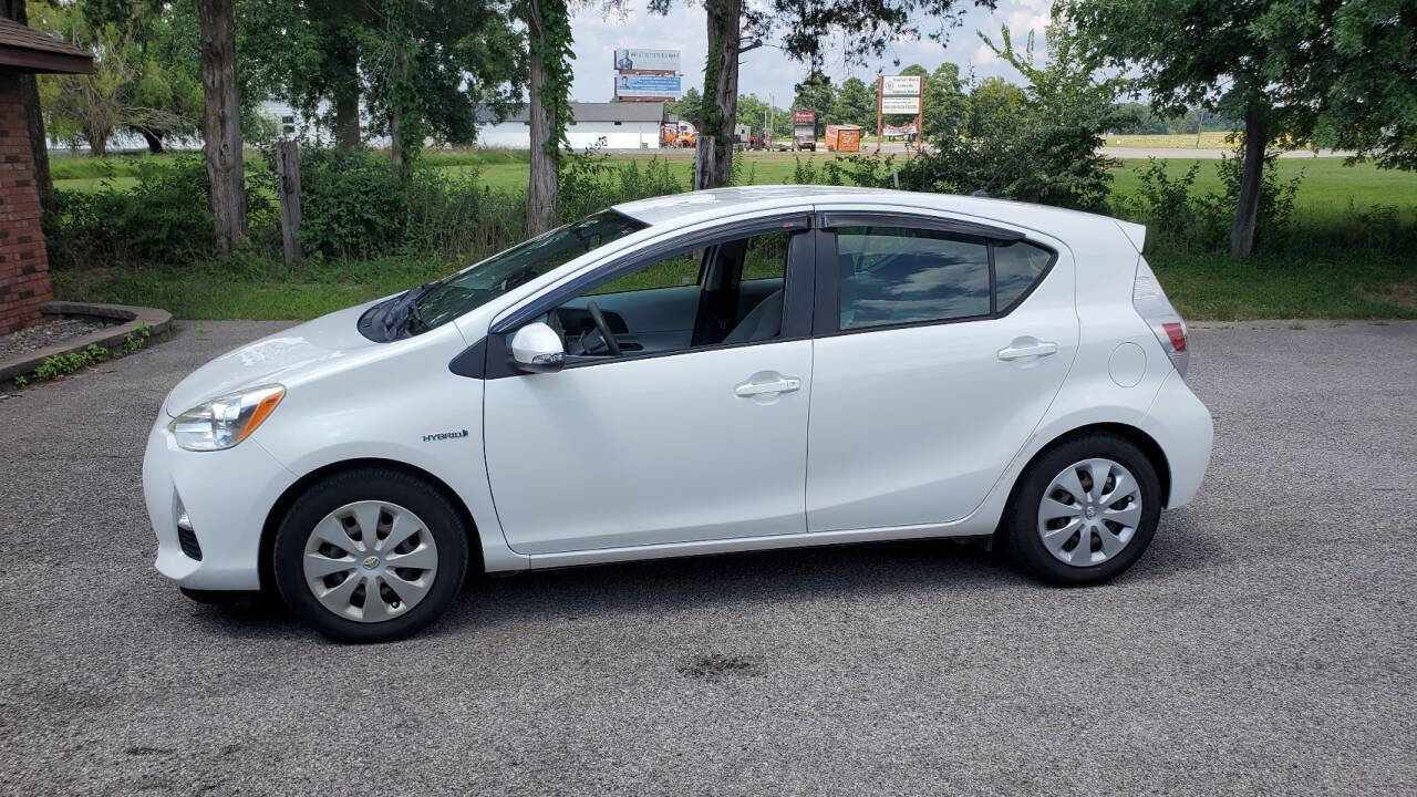 Used 2012 Toyota Prius C One image 2