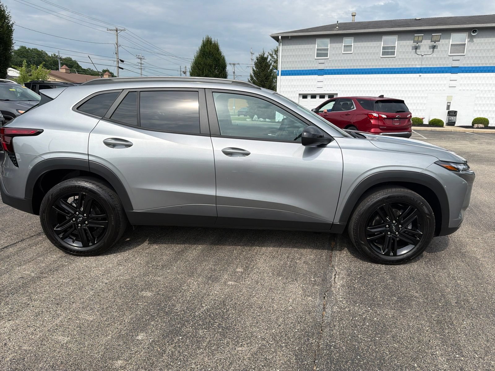 Used 2026 Chevrolet Trax ACTIV w/ Sunroof Package FWD image 6