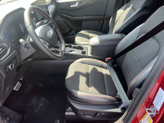 Used 2024 Ford Escape ST-Line w/ Tech Pack #1 AWD/4WD image 17