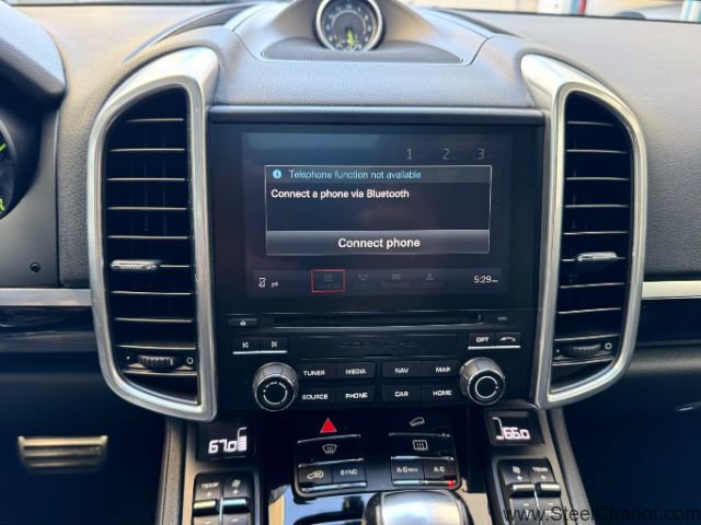 Used 2017 Porsche Cayenne S Platinum image 18