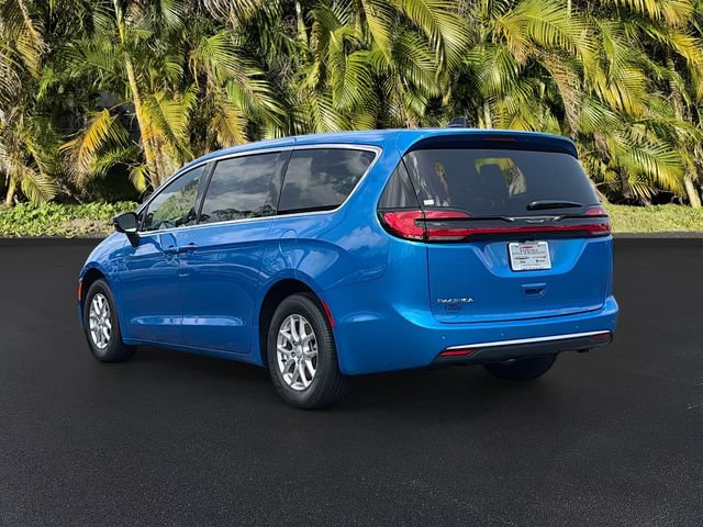 New 2027 Chrysler Pacifica Select FWD image 8
