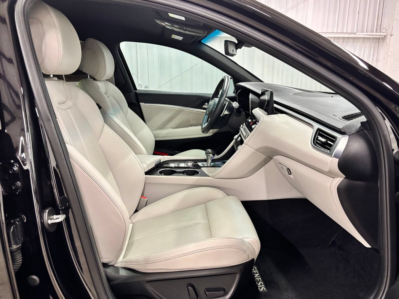 Used 2024 Genesis G70 2.5T RWD image 22