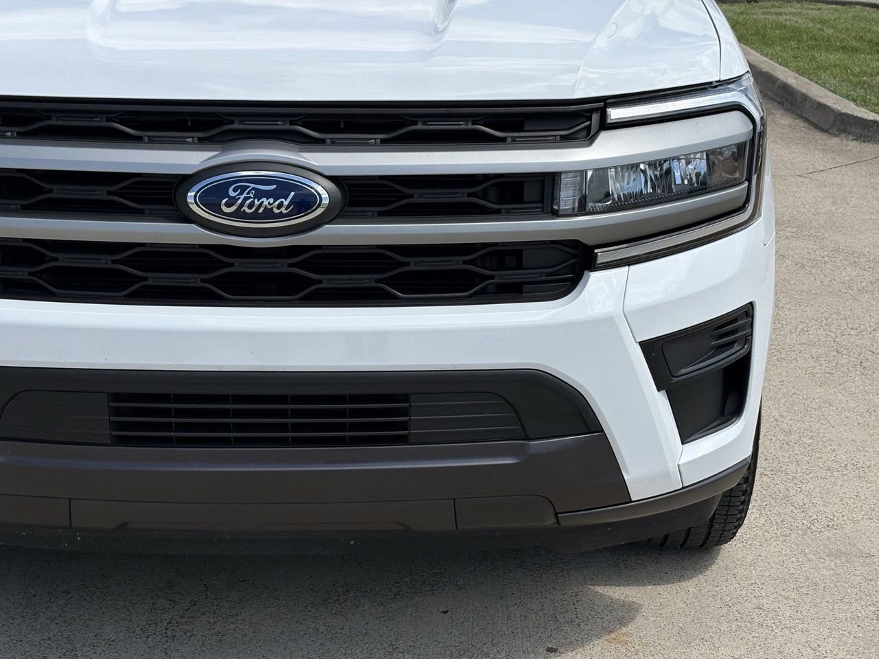 Used 2024 Ford Expedition XLT RWD image 10