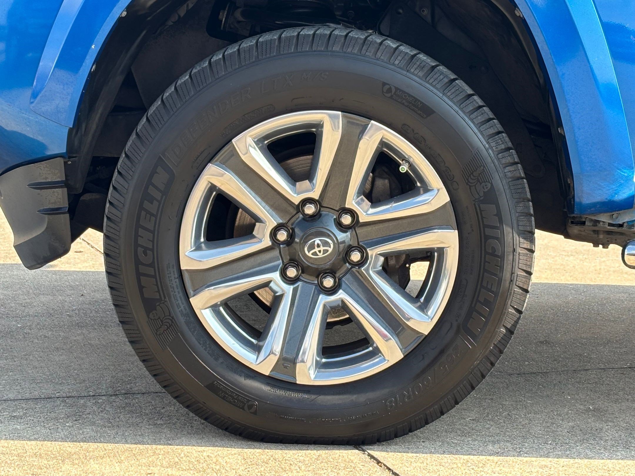 Used 2017 Toyota Tacoma Limited image 12