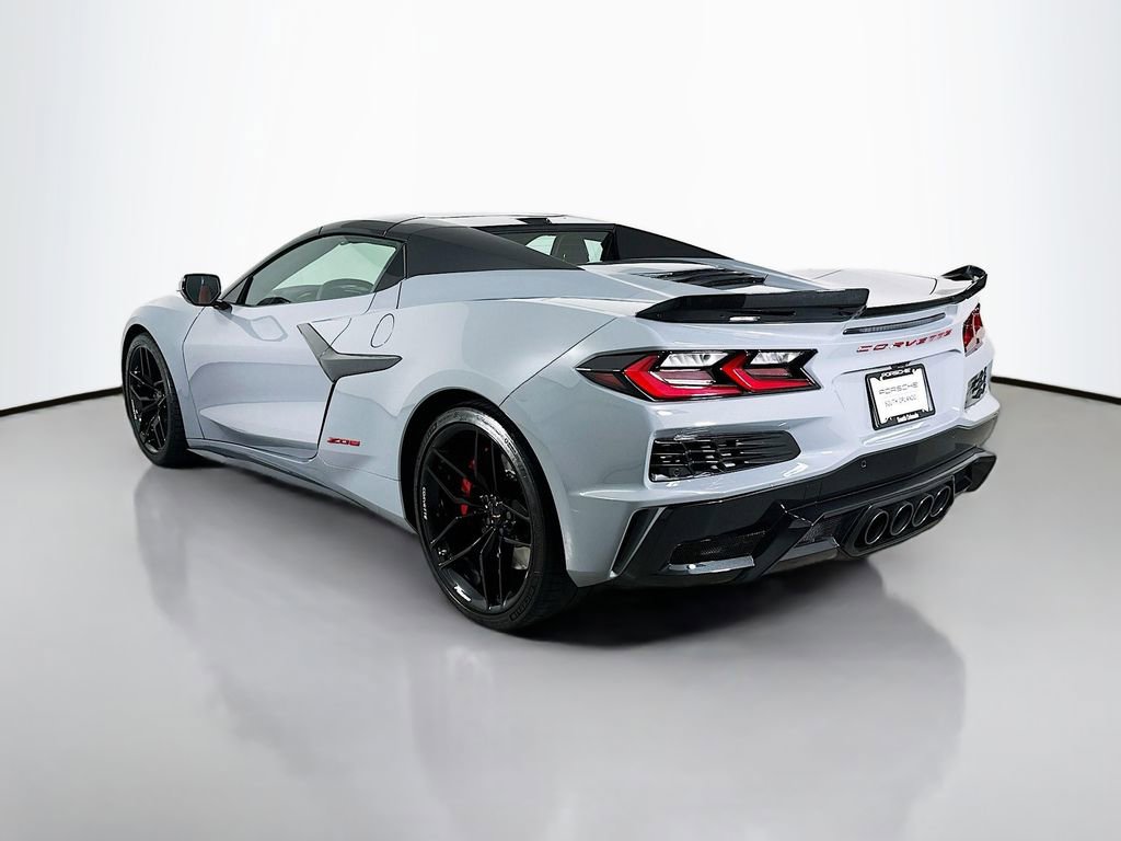 Used 2025 Chevrolet Corvette Z06 RWD image 3