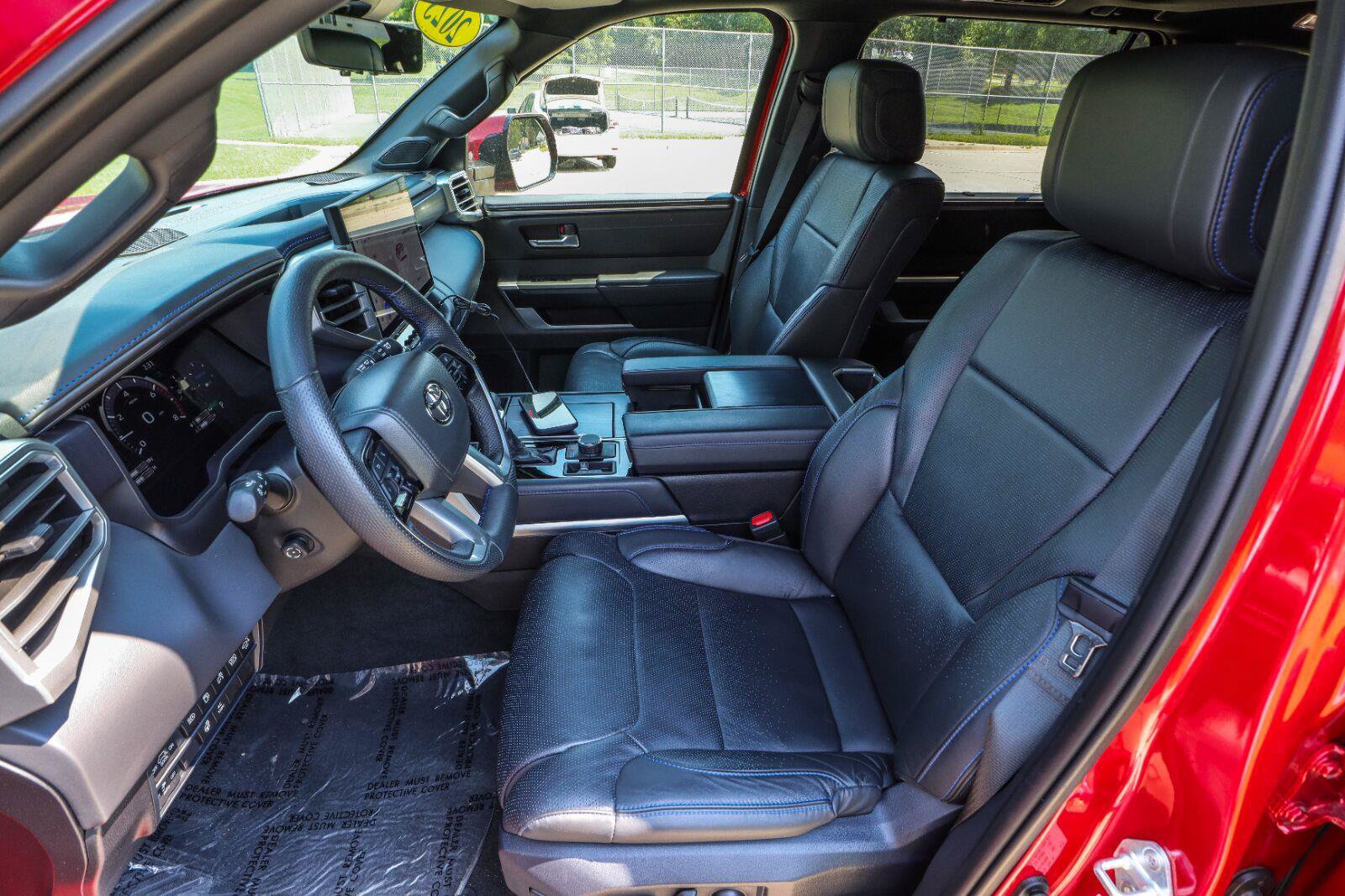 Used 2025 Toyota Sequoia Platinum AWD/4WD image 43