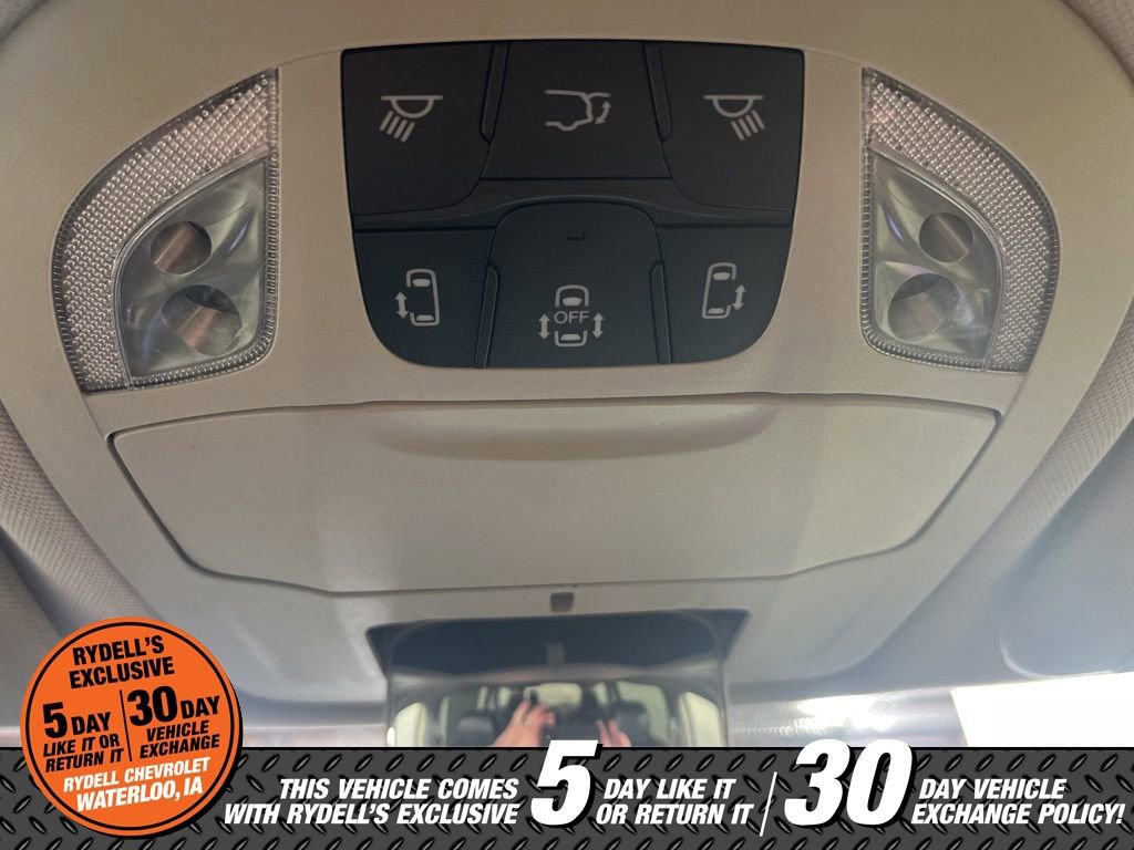 Used 2023 Chrysler Pacifica Touring-L image 35