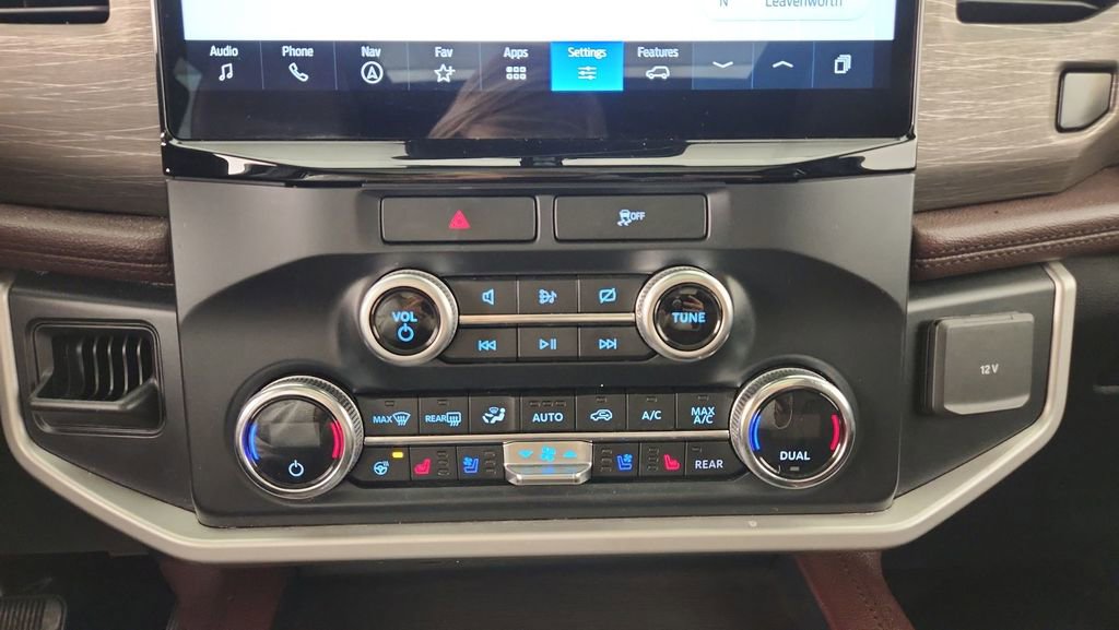 Used 2022 Ford Expedition Max Limited image 16