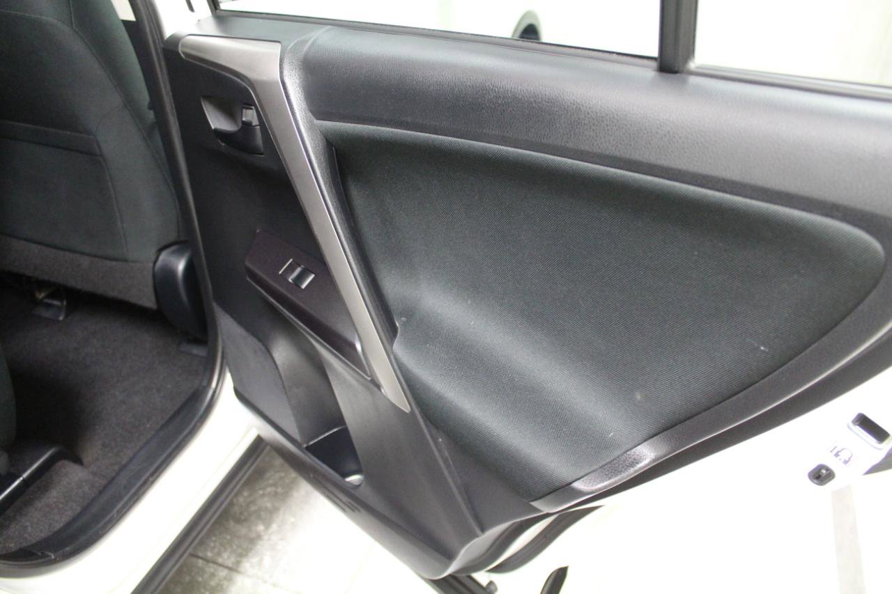 Used 2017 Toyota RAV4 LE image 23