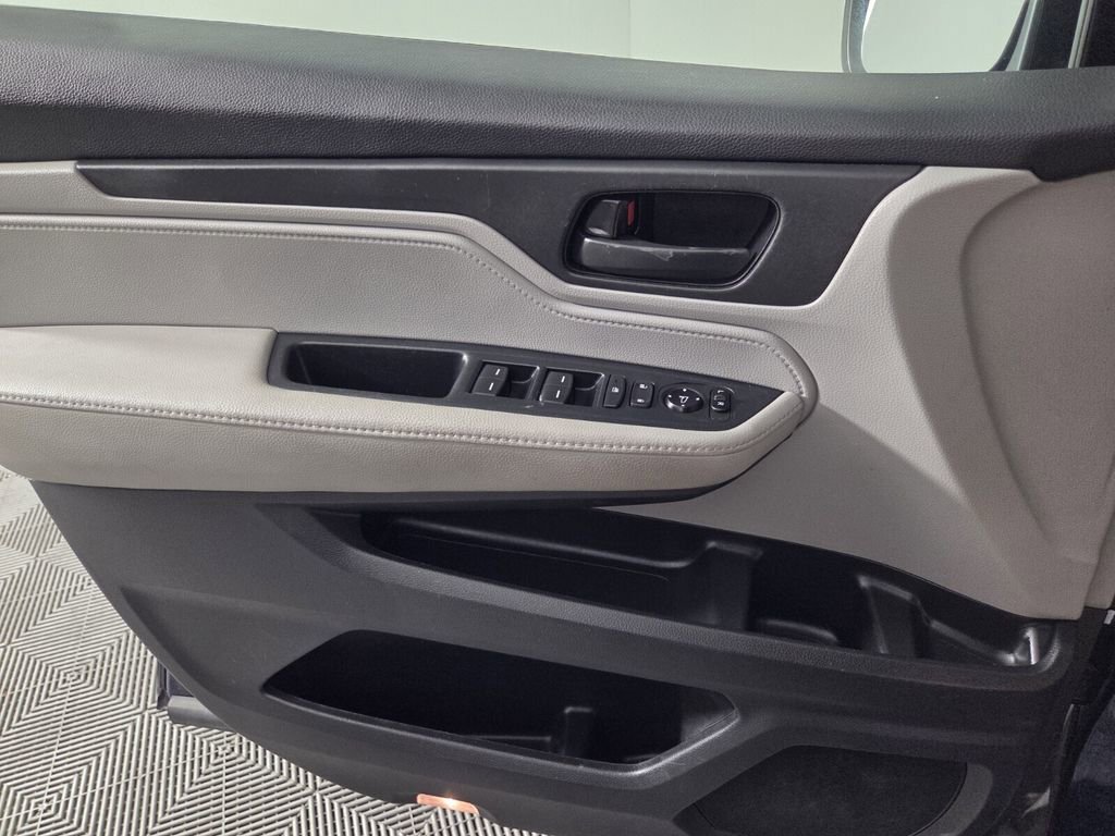 Used 2019 Honda Odyssey EX image 22