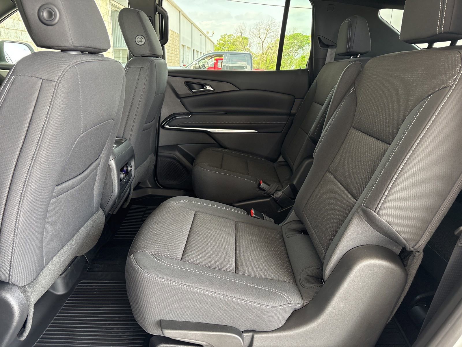New 2026 Chevrolet Traverse LT image 15