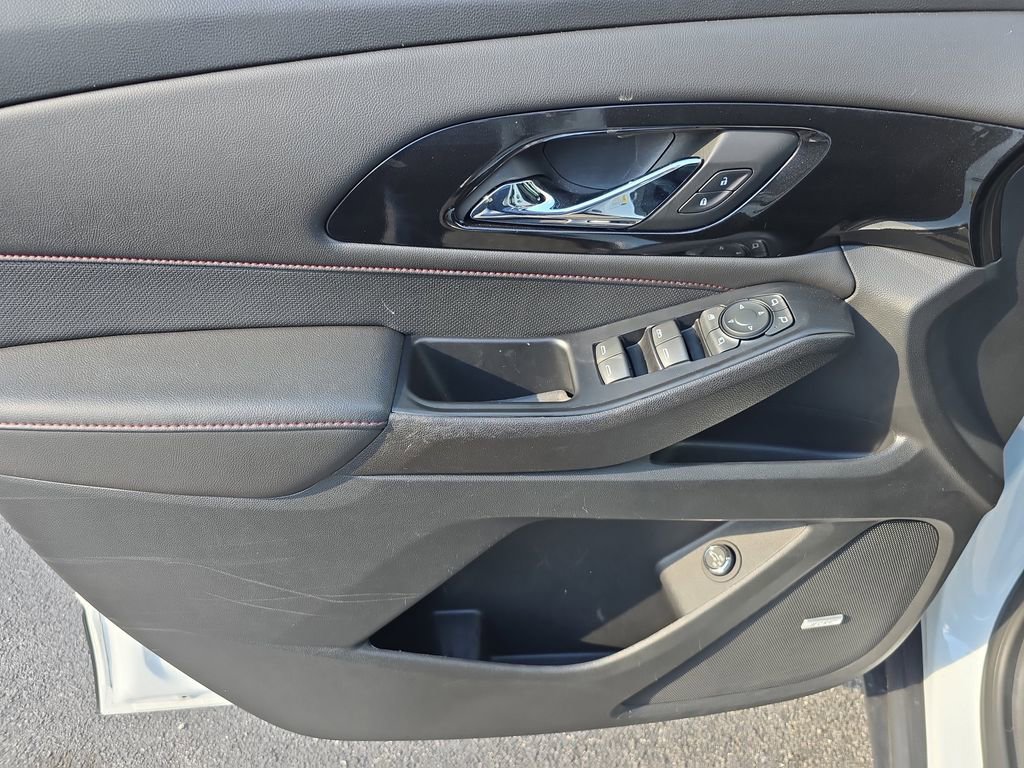 Used 2023 Chevrolet Traverse RS image 13