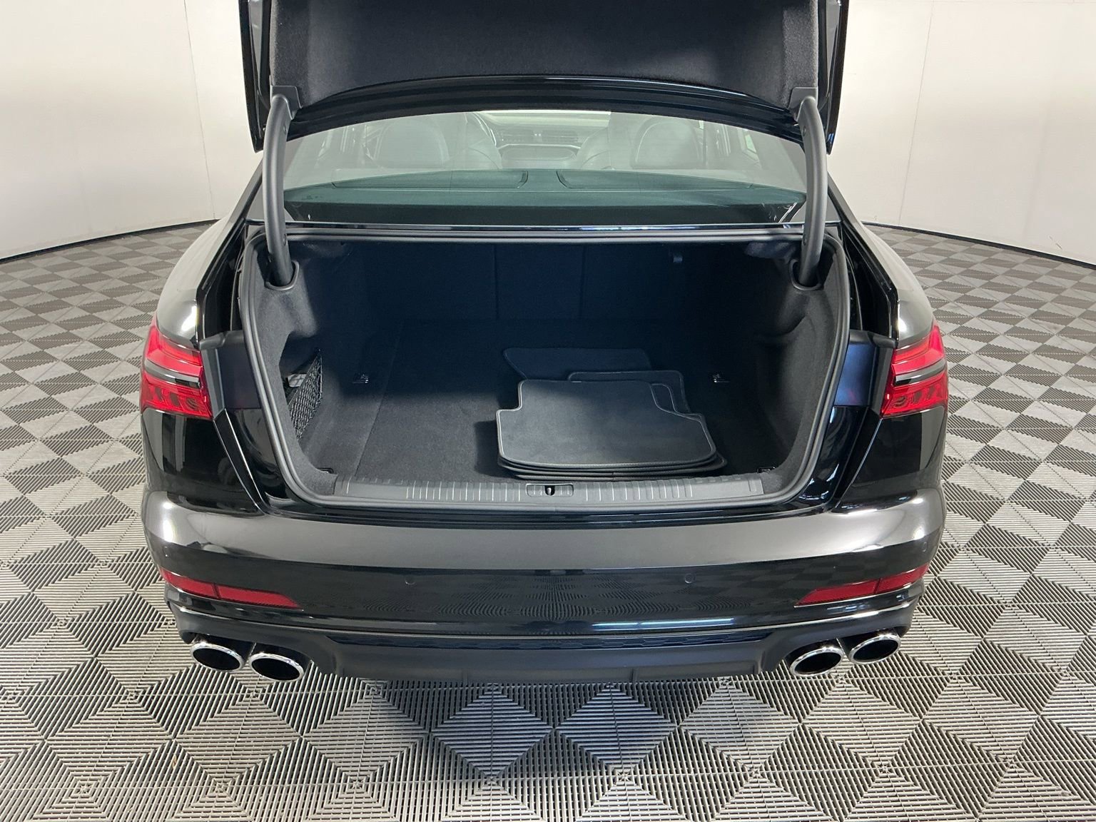 Used 2022 Audi S6 Prestige AWD/4WD image 21