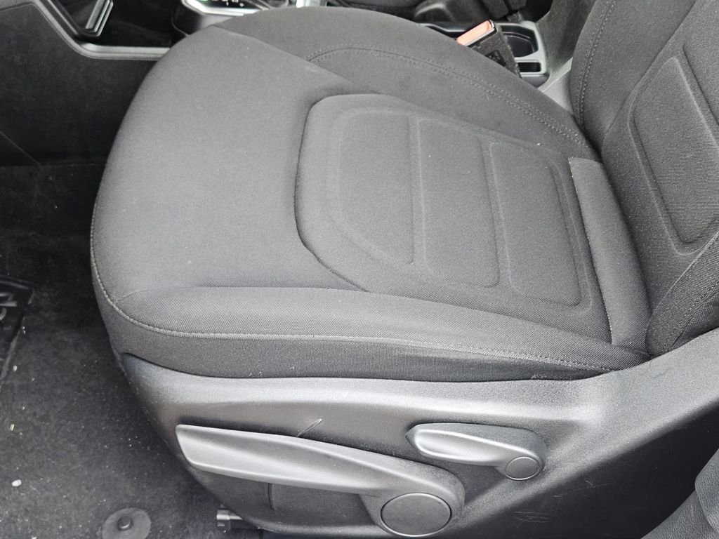 Used 2018 Jeep Renegade Latitude FWD image 19