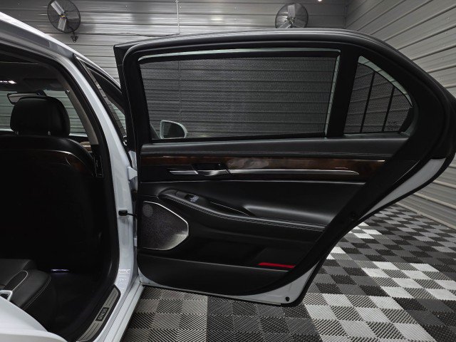 Used 2018 Genesis G90 3.3T Premium RWD image 40