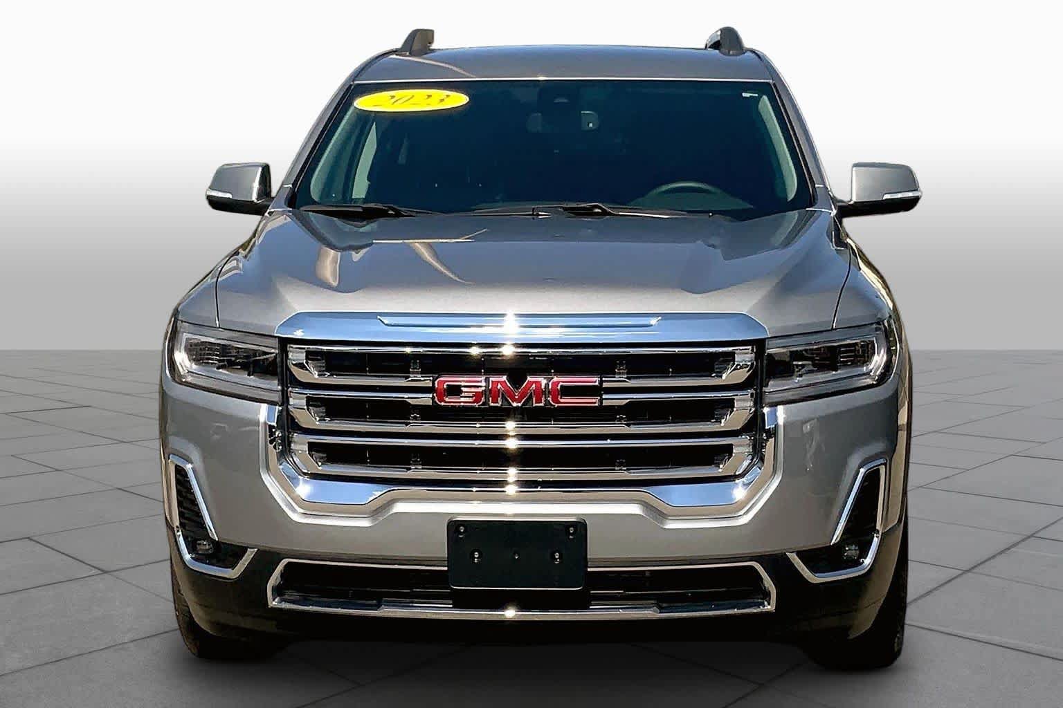 Used 2023 GMC Acadia SLT AWD/4WD image 4