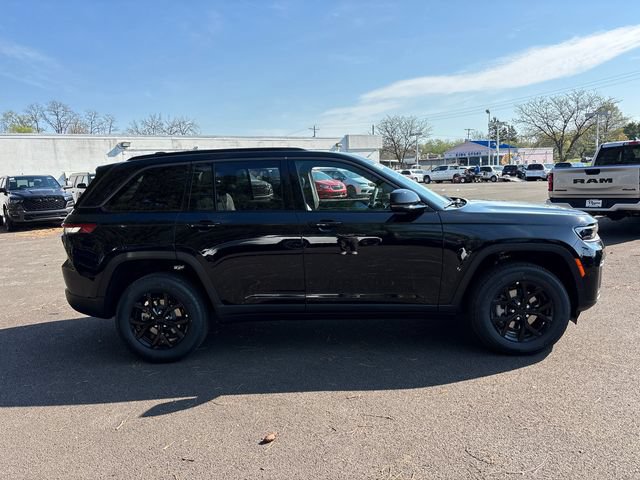 New 2026 Jeep Grand Cherokee Altitude AWD/4WD image 28