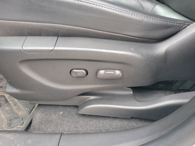 Used 2022 Buick Encore Preferred AWD/4WD image 17
