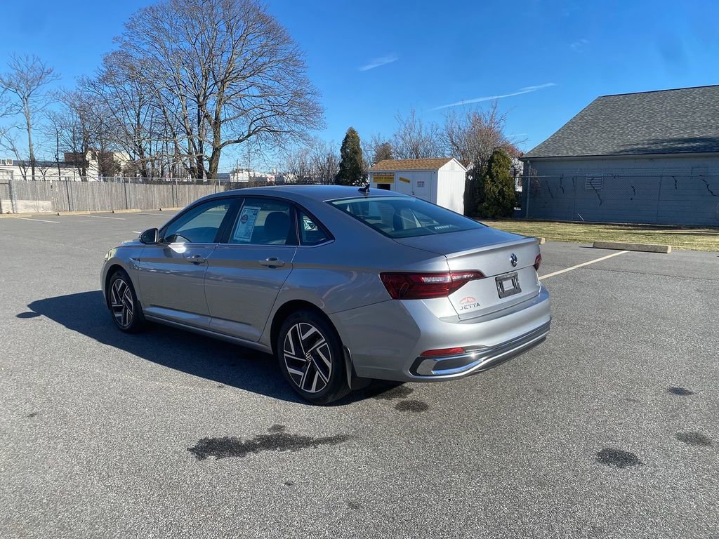 Used 2024 Volkswagen Jetta SEL image 8