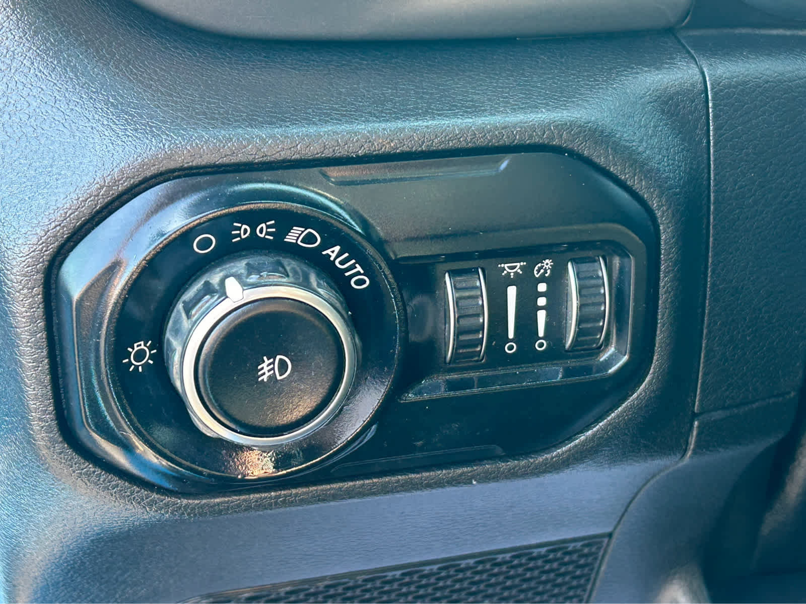 Used 2021 Jeep Wrangler Sport S image 18