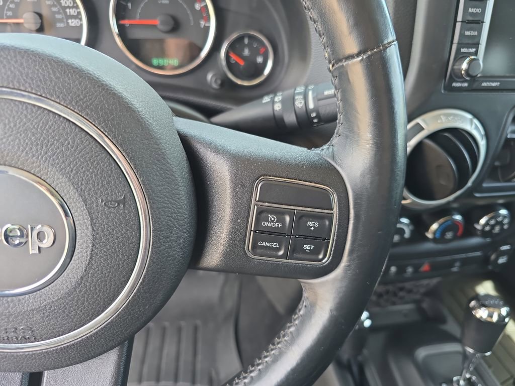 Used 2013 Jeep Wrangler Unlimited Sahara w/ Dual Top Group AWD/4WD image 17