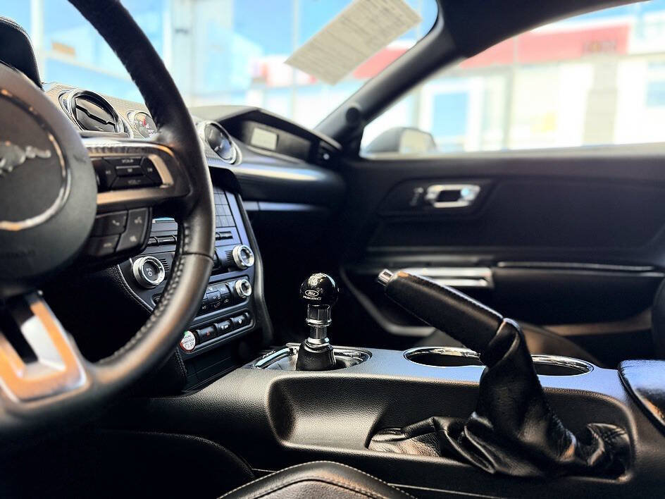 Used 2017 Ford Mustang GT w/ GT Performance Package RWD image 6