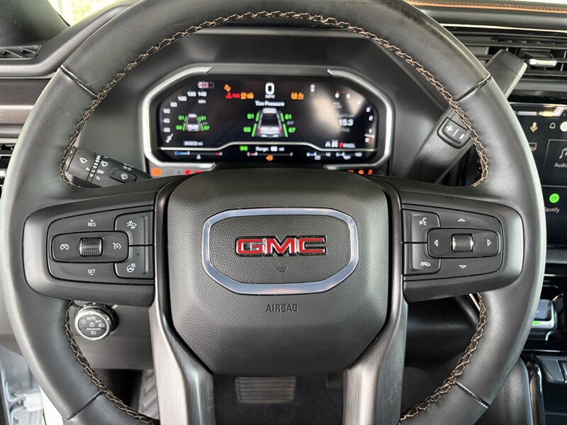 Used 2025 GMC Sierra 2500 AT4 AWD/4WD image 13