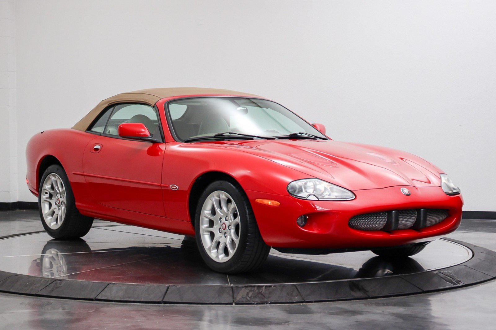 Used 2000 Jaguar XK8 Convertible RWD image 15