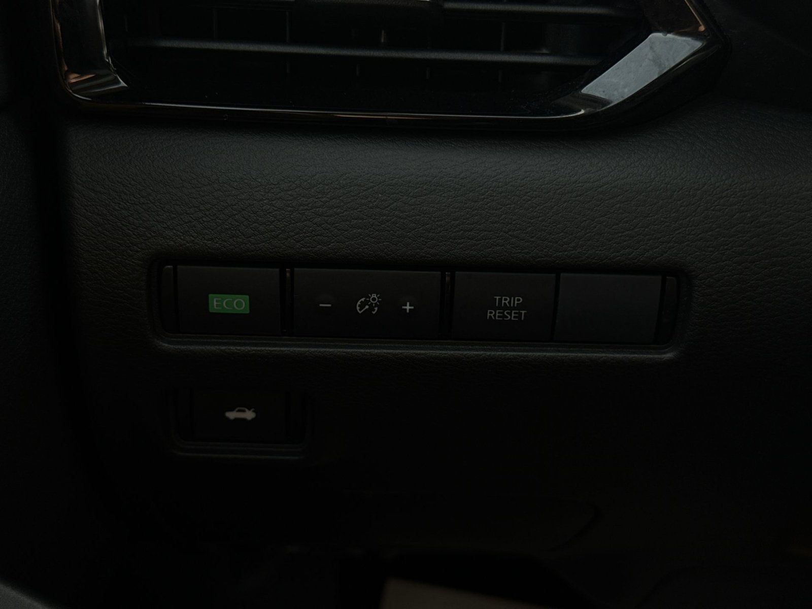 Used 2021 Nissan Sentra SV w/ SV Premium Package FWD image 22