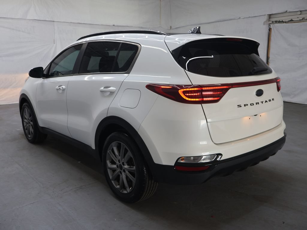 Used 2022 Kia Sportage Nightfall Edition FWD image 5