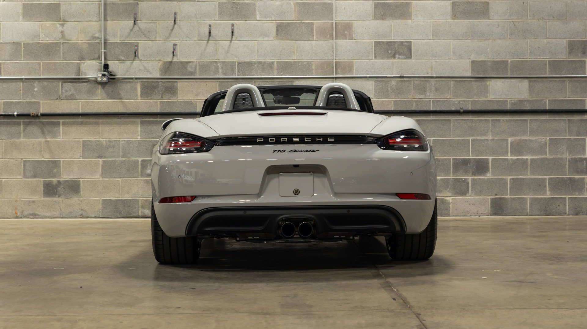 Used 2021 Porsche 718 Boxster RWD image 8