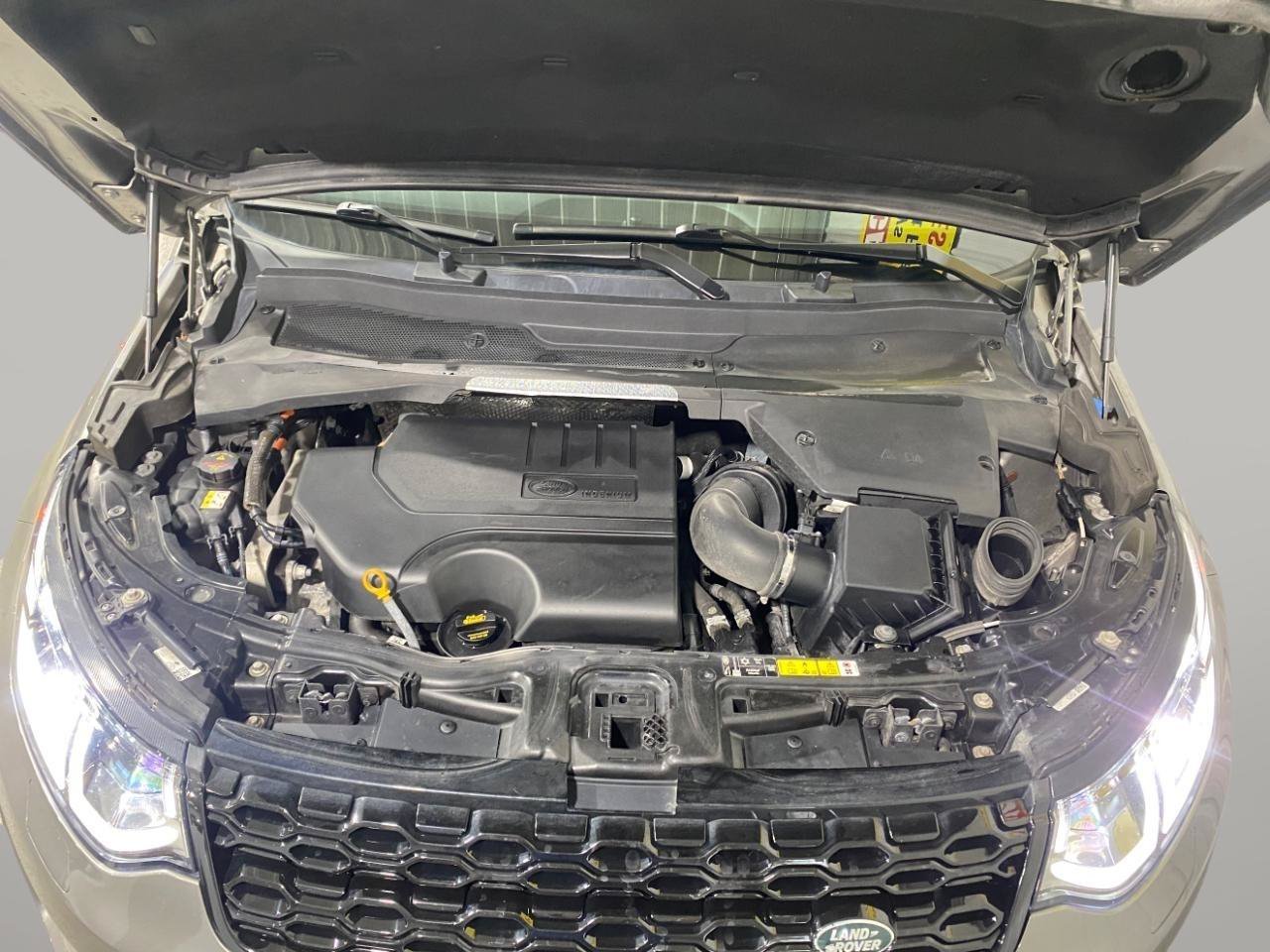 Used 2023 Land Rover Discovery Sport SE R-Dynamic AWD/4WD image 30
