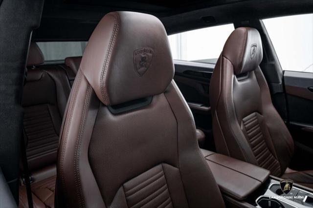 Used 2025 Lamborghini Urus SE AWD/4WD image 42