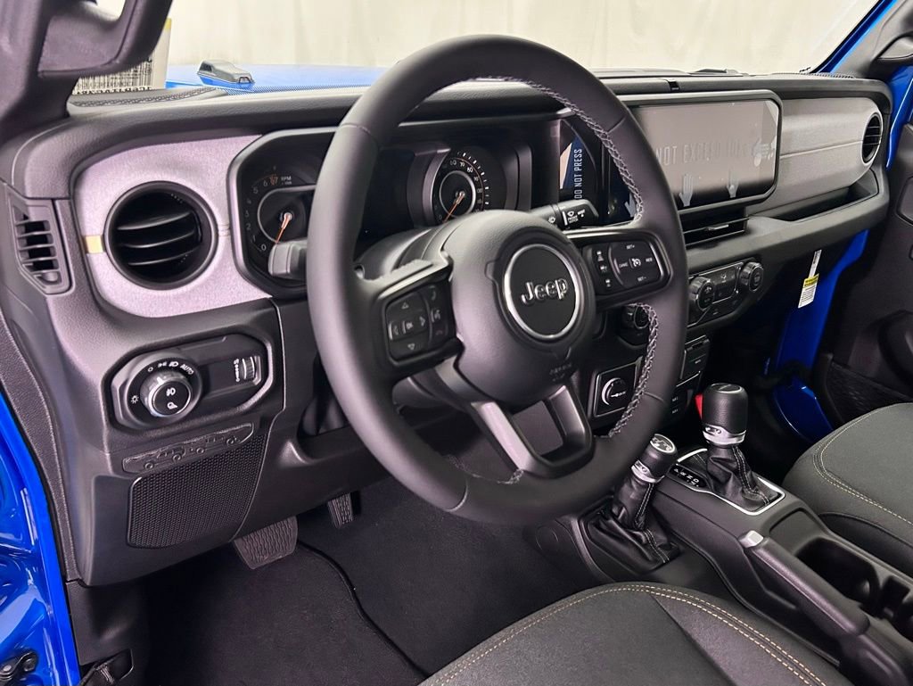 New 2025 Jeep Gladiator Sport image 12