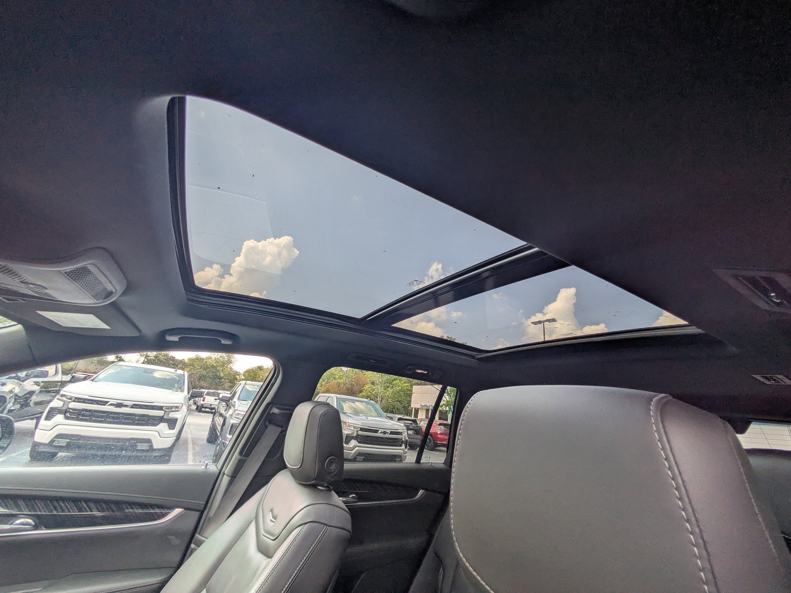 Used 2025 Cadillac XT6 Premium Luxury image 21