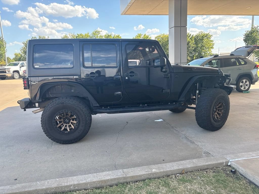 Used 2018 Jeep Wrangler Unlimited Sahara w/ Max Tow Package AWD/4WD image 5