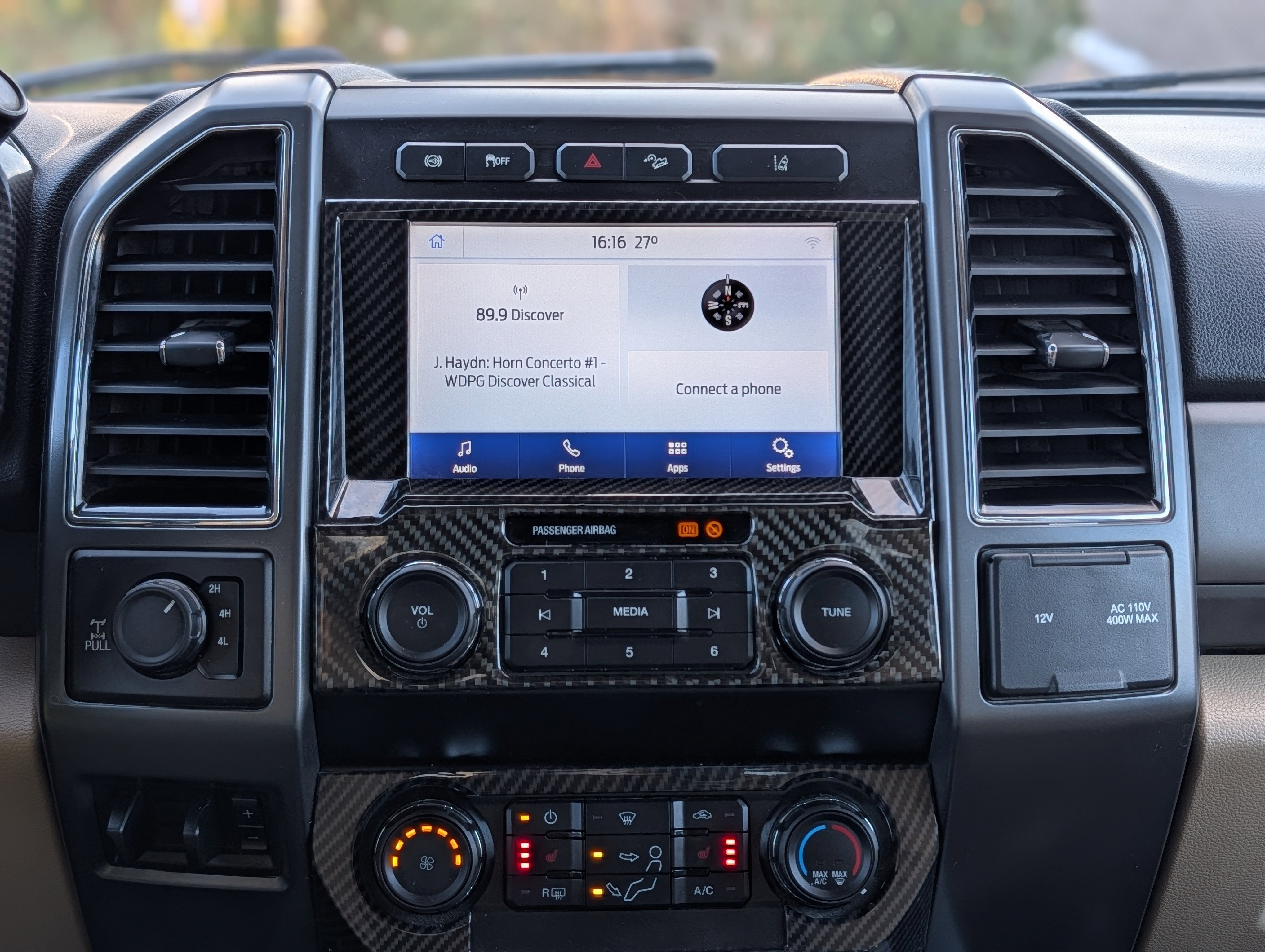 Used 2020 Ford F250 XLT w/ XLT Premium Package image 16