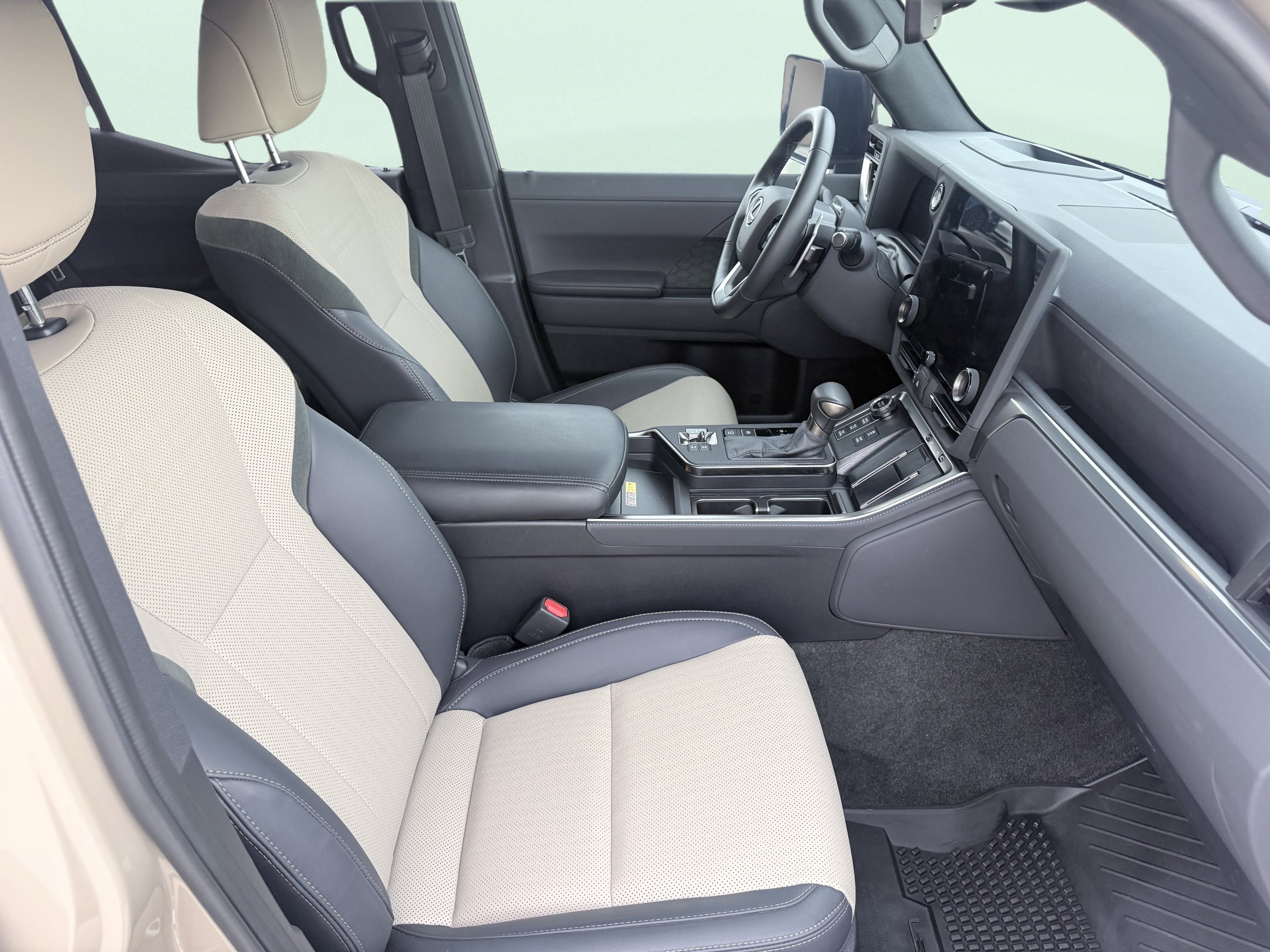 Used 2025 Lexus GX 550 image 58