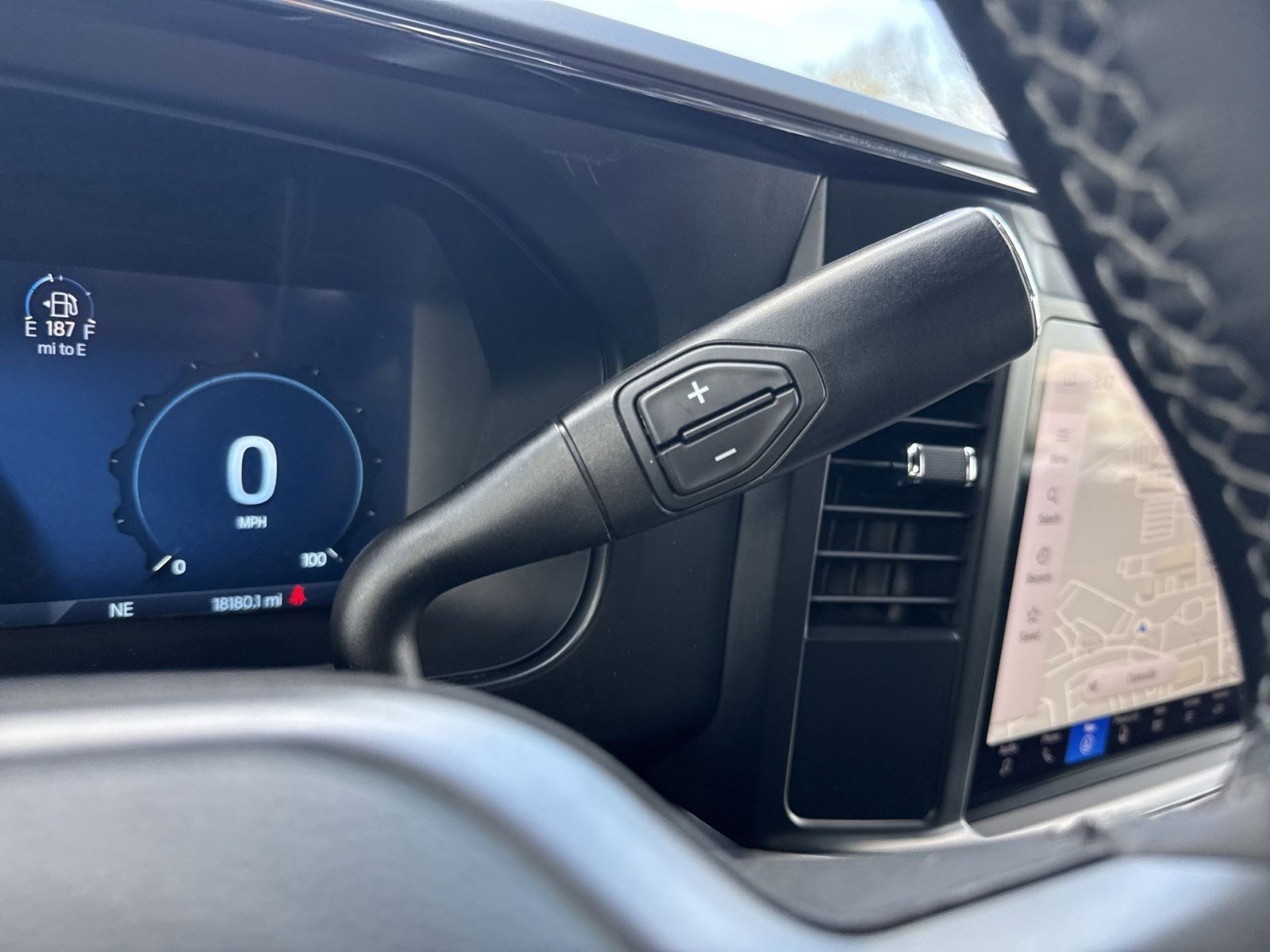 Used 2025 Ford F250 Lariat w/ Chrome Package image 21