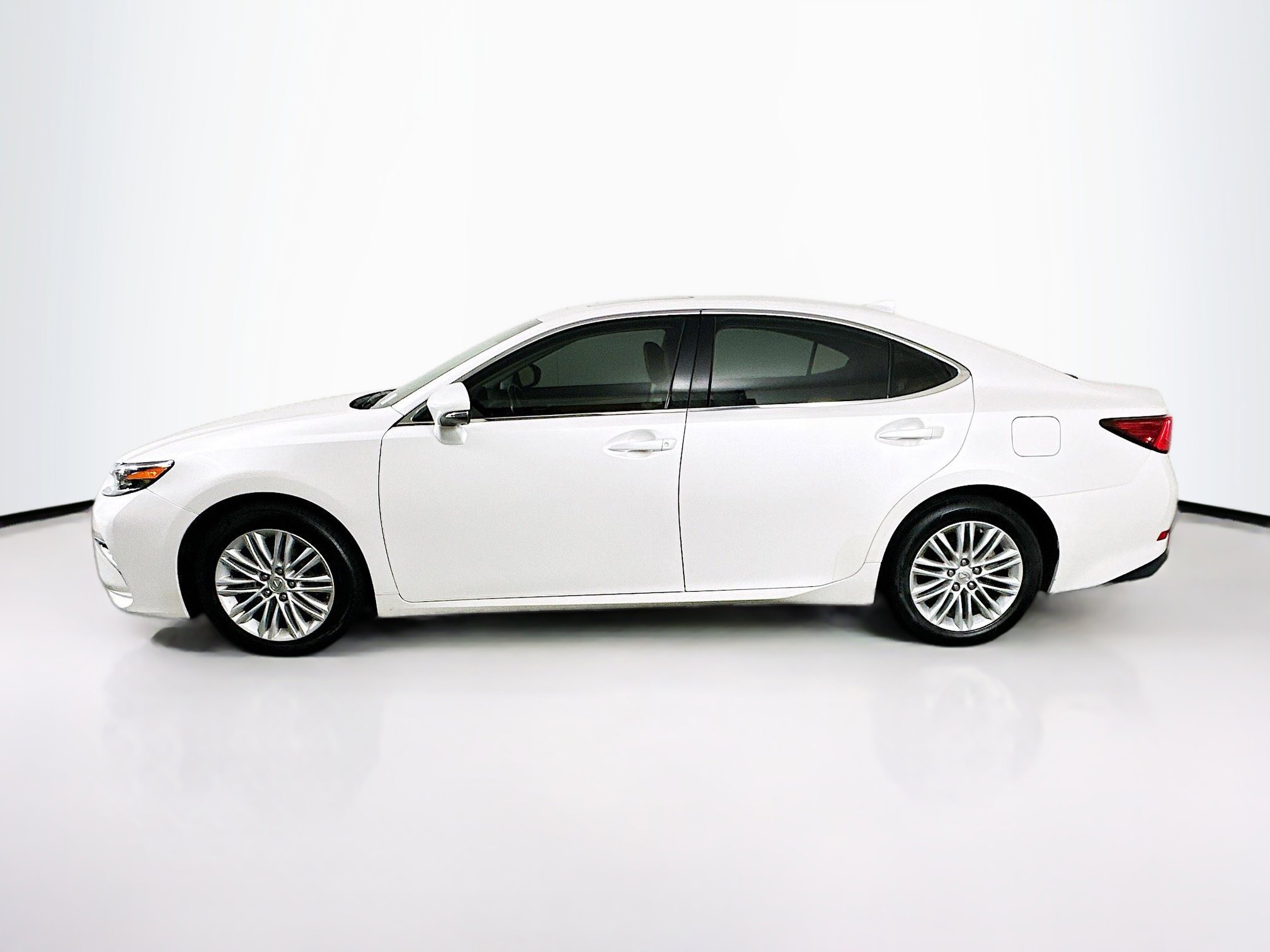 Used 2017 Lexus ES 350 w/ Premium Package FWD image 4