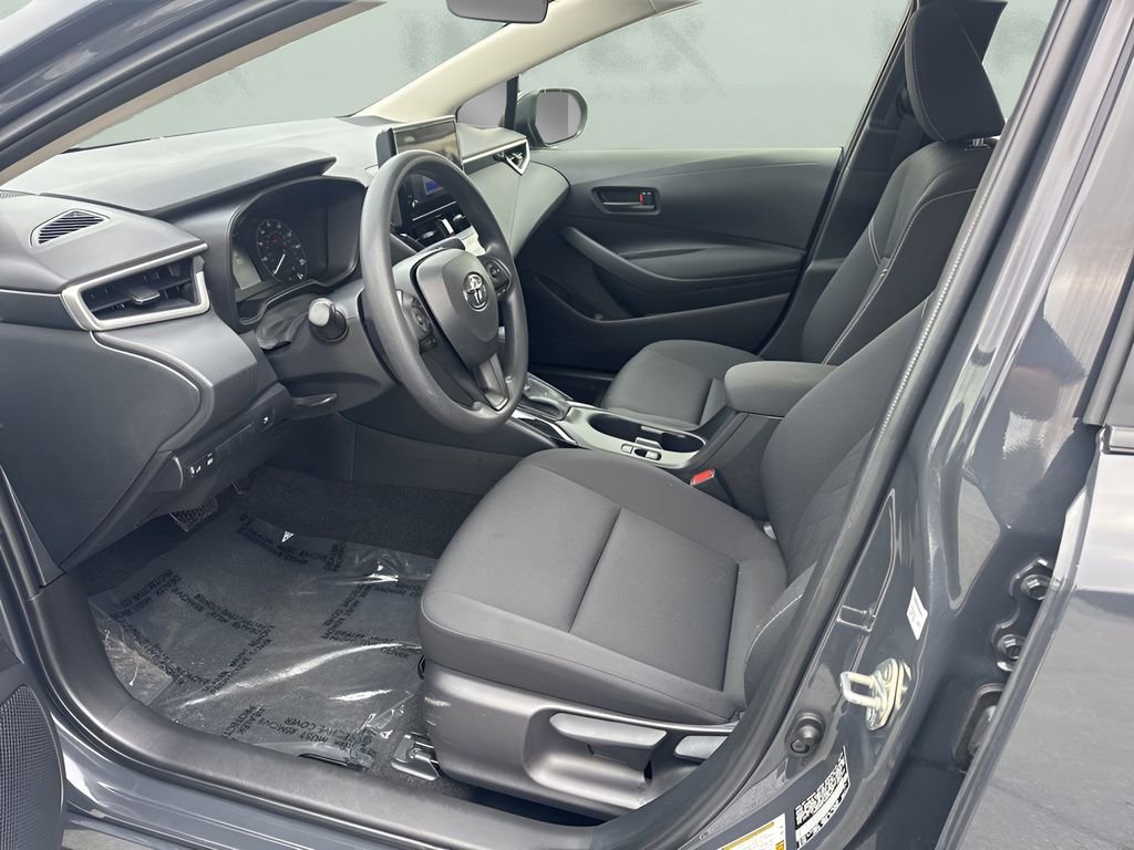 Used 2025 Toyota Corolla LE image 9