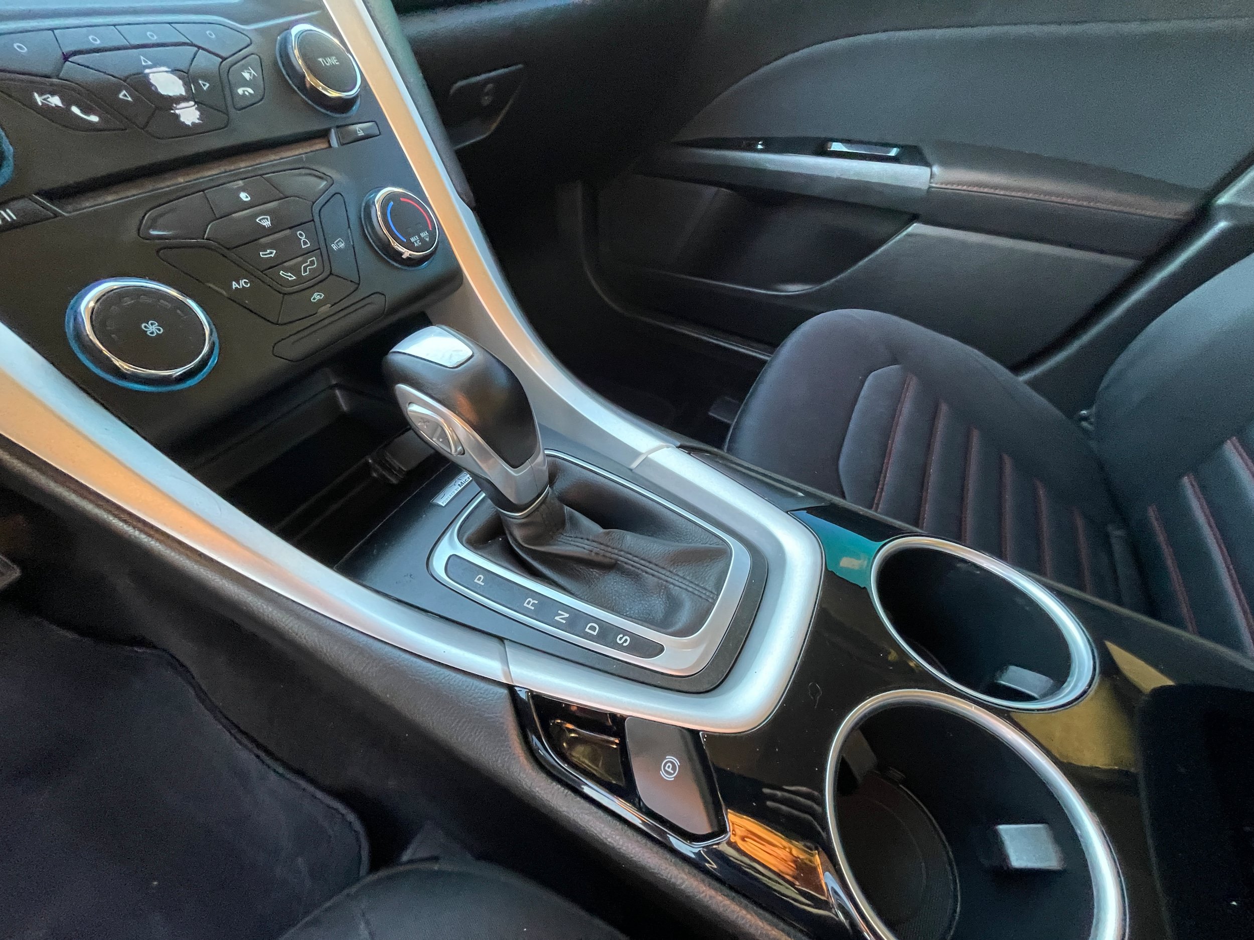 Used 2013 Ford Fusion SE FWD image 16
