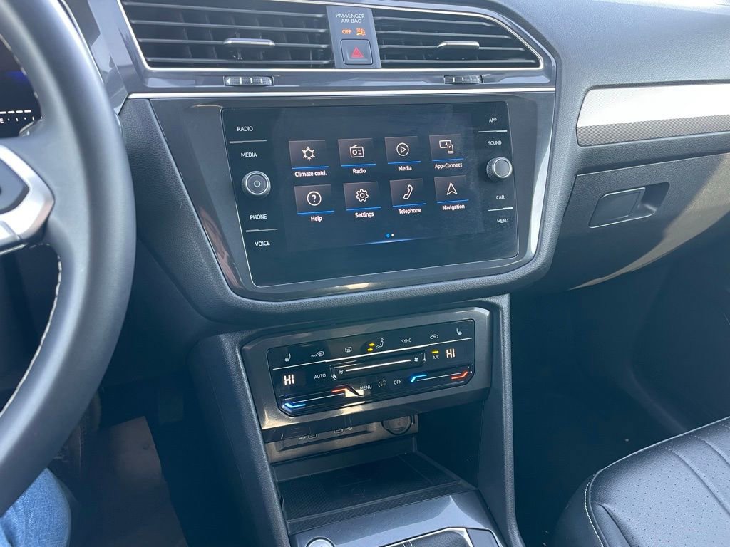 Used 2024 Volkswagen Tiguan SE image 10