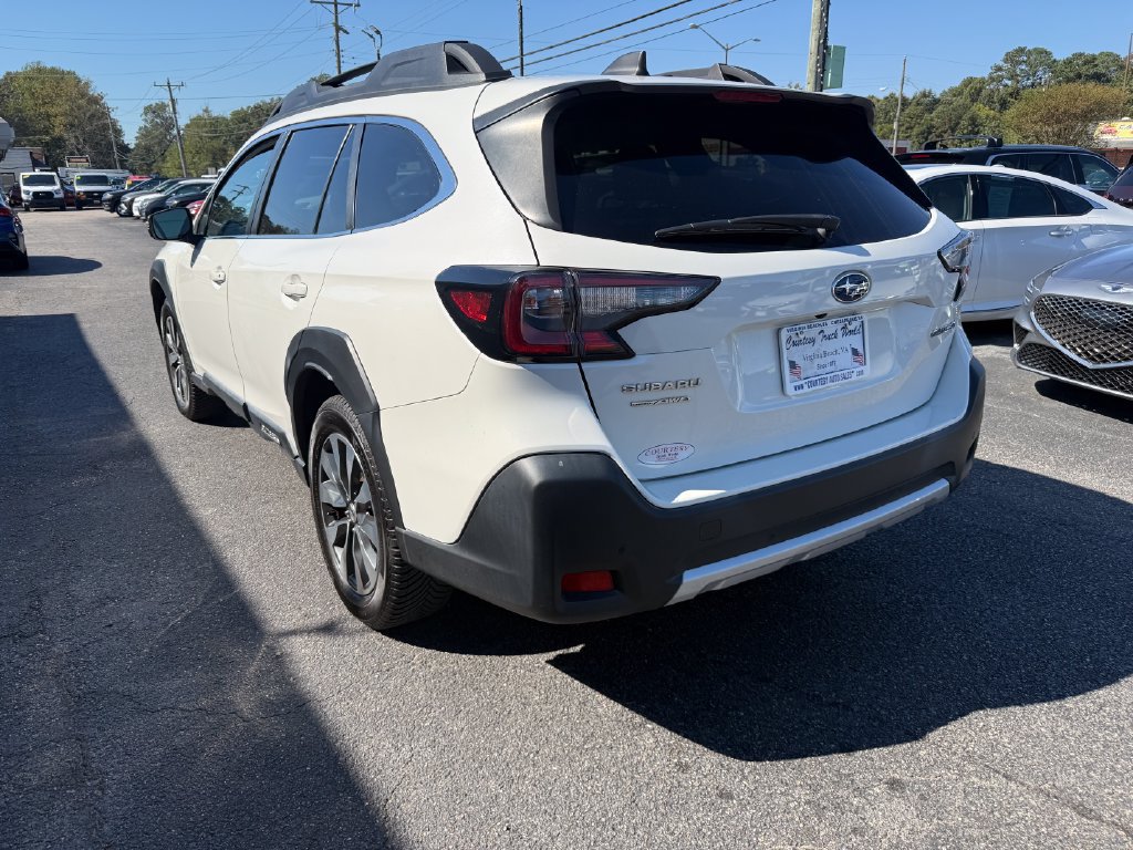 Used 2023 Subaru Outback Limited AWD/4WD image 10
